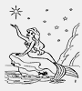 dla  dziewczyn kolorowanka do wydruku z bajki Disney Mała Syrenka Ariel leży na nadmorskiej skale i sięga ku gwiazdce z nieba, dla dziewczynek